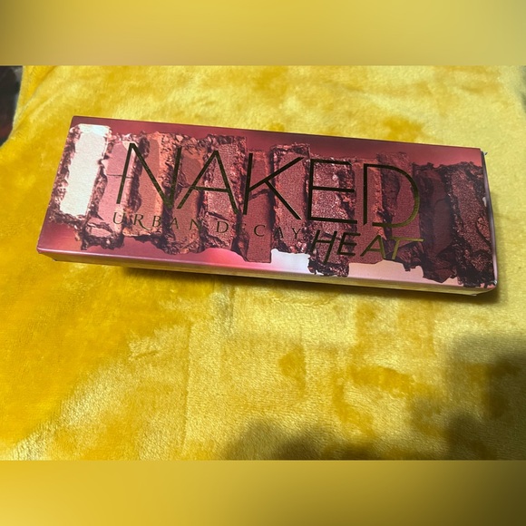 Naked Heat Eyeshadow Palette - Picture 2 of 2